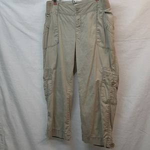 Super comfortable Maternity Capri Pants Sz 10